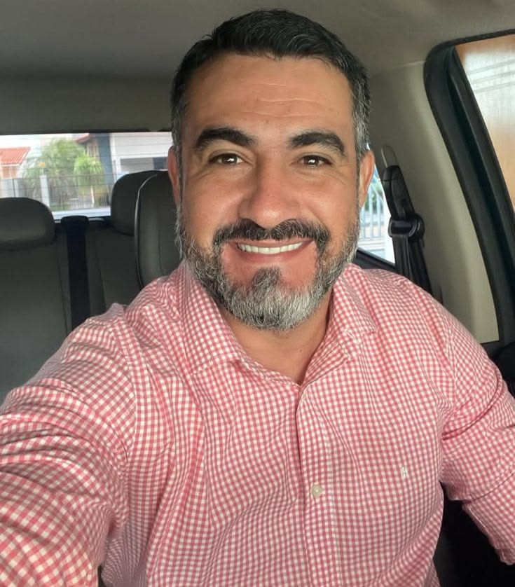 <em>Carlos.M</em>